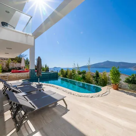 Lumineux Kalkan Каш